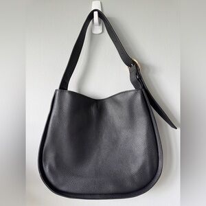 Tote Le Monde London Bucket Bag Black Pebbled Shoulder Bag with Adjustable Strap